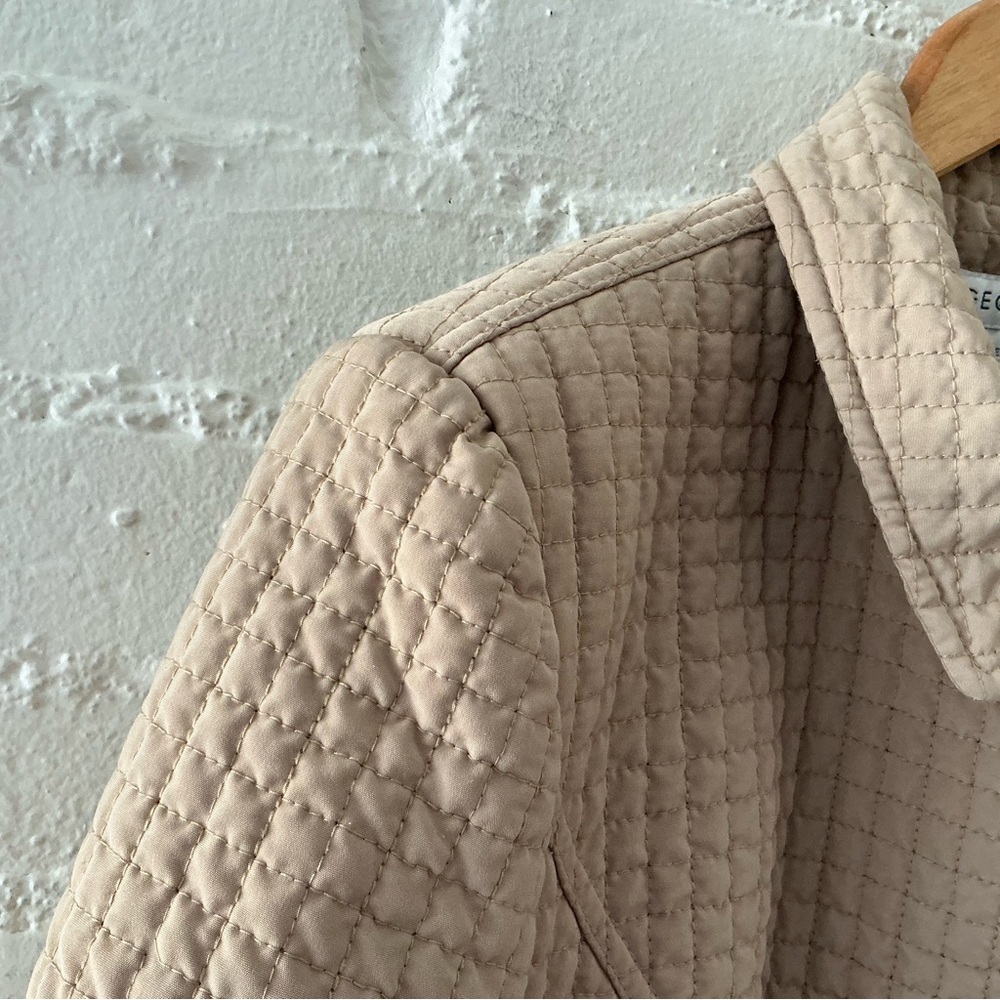 Womens Quilted Jacket Beige Tan Snap Front Classic Versatile Minimalist Size L - Picture 2 of 16